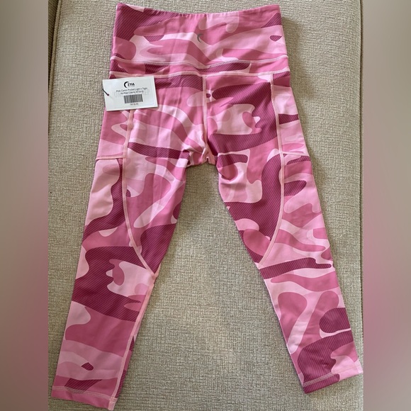 ZYIA Pants - ZYIA NWT Size 6-8 Pink Camo Pocket Light n Tight Hi-rise Capri 20” Leggings